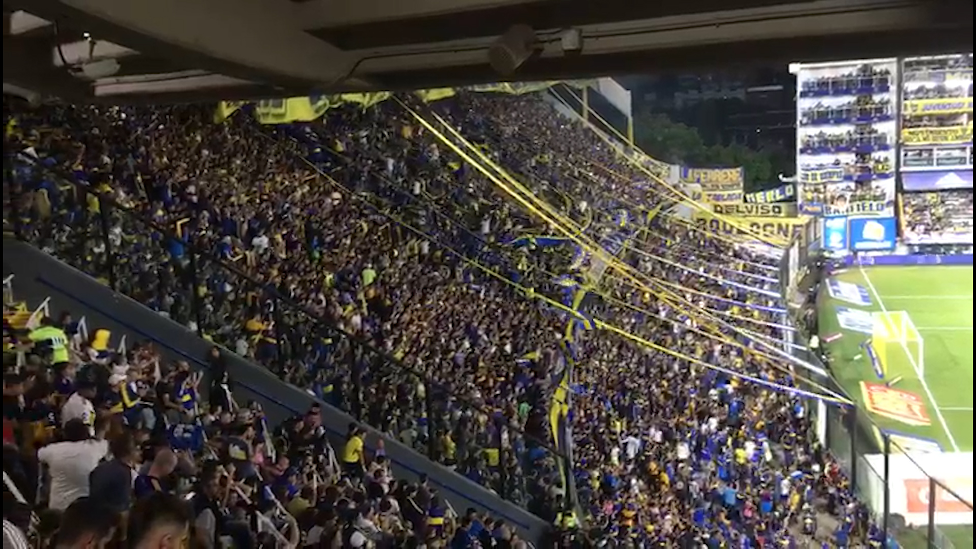 La Grieta En Boca Por El Recibimiento A Maradona En La Ultima Fecha Asi Hablo La Bombonera Infobae