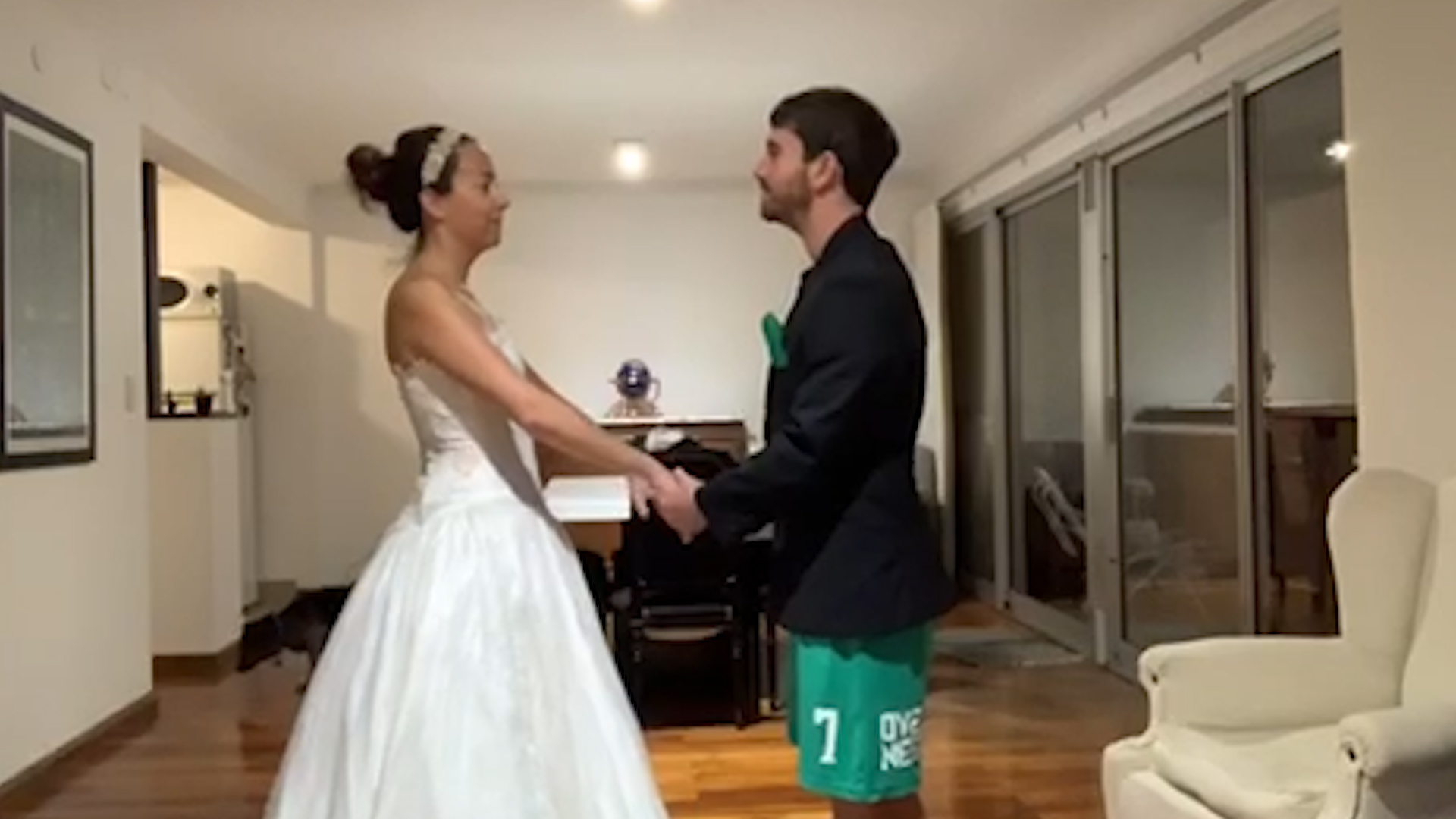 Vestido de novia; Cómo adaptarlo si tu boda ha sido pospuesta por el  coronavirus